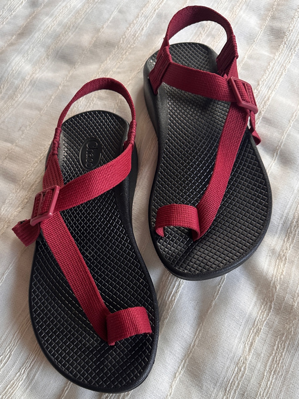 CHACO Women’s Bohdi Minimalist Sandal in Rhubard | size 8 NWOB